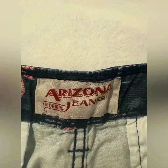 Men’s Blue Floral Arizona Shorts - Picture 3 of 6